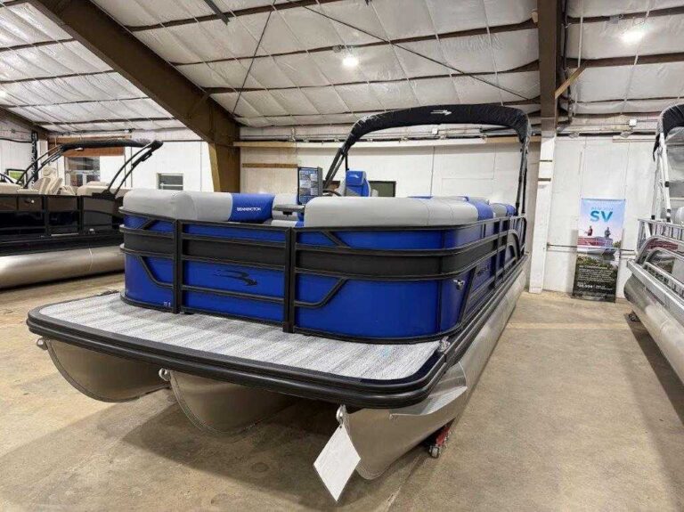 2026 Bennington 22SSB - SPS - Blackout US-ETWS7214G526 [photo 27]